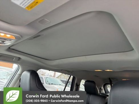 Used 2020 Toyota Highlander XLE image 19