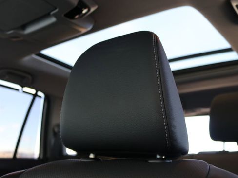 Used 2021 Honda Pilot Elite image 16