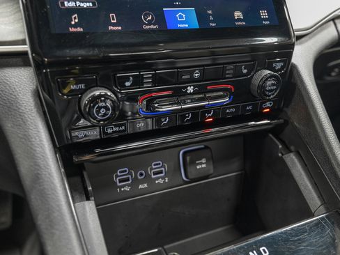 Used 2024 Jeep Grand Cherokee Limited 4xe image 23