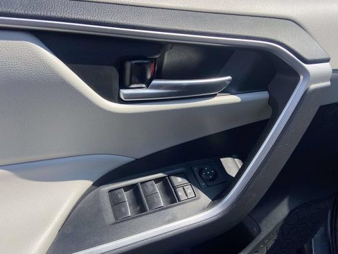 Used 2025 Toyota RAV4 XLE Premium FWD image 14