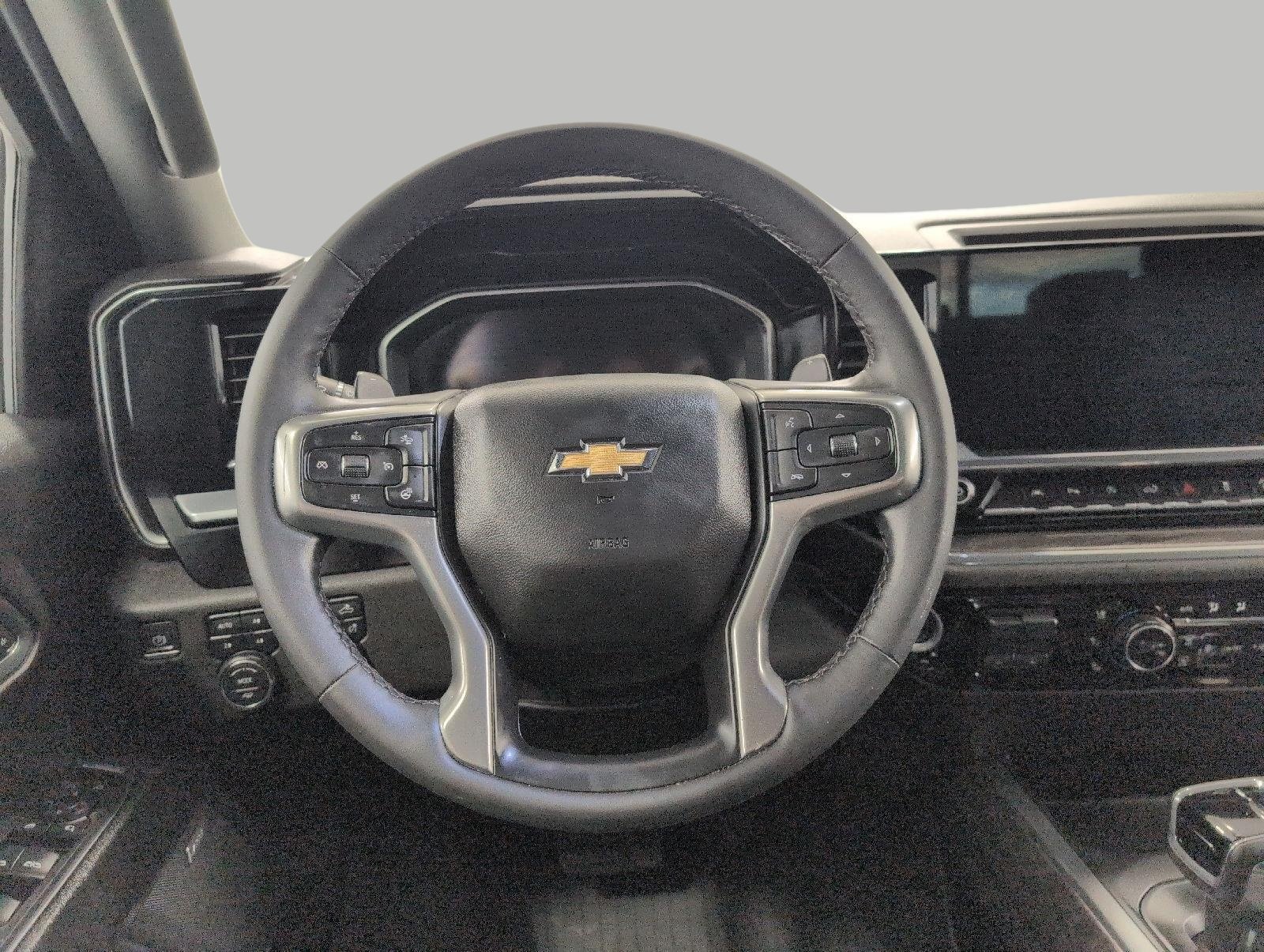 Used 2023 Chevrolet Silverado 1500 LTZ AWD/4WD image 5