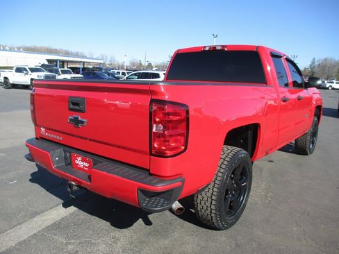 Used 2018 Chevrolet Silverado 1500 Custom image 3