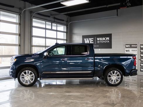 Used 2022 Chevrolet Silverado 1500 High Country w/ High Country Premium Package image 1