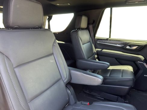 Used 2022 GMC Yukon Denali w/ Denali Ultimate Package AWD/4WD image 18