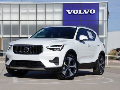 New 2025 Volvo XC40 B5 Core w/ Protection Package Premier