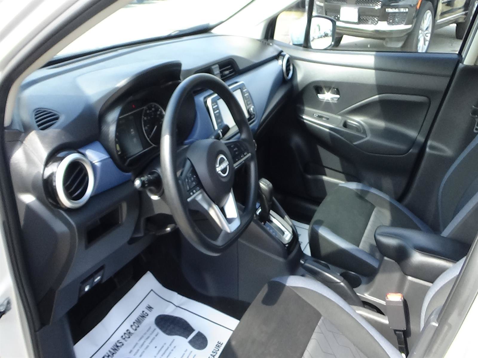 Used 2025 Nissan Versa SV FWD image 15