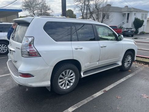Used 2018 Lexus GX 460 image 7