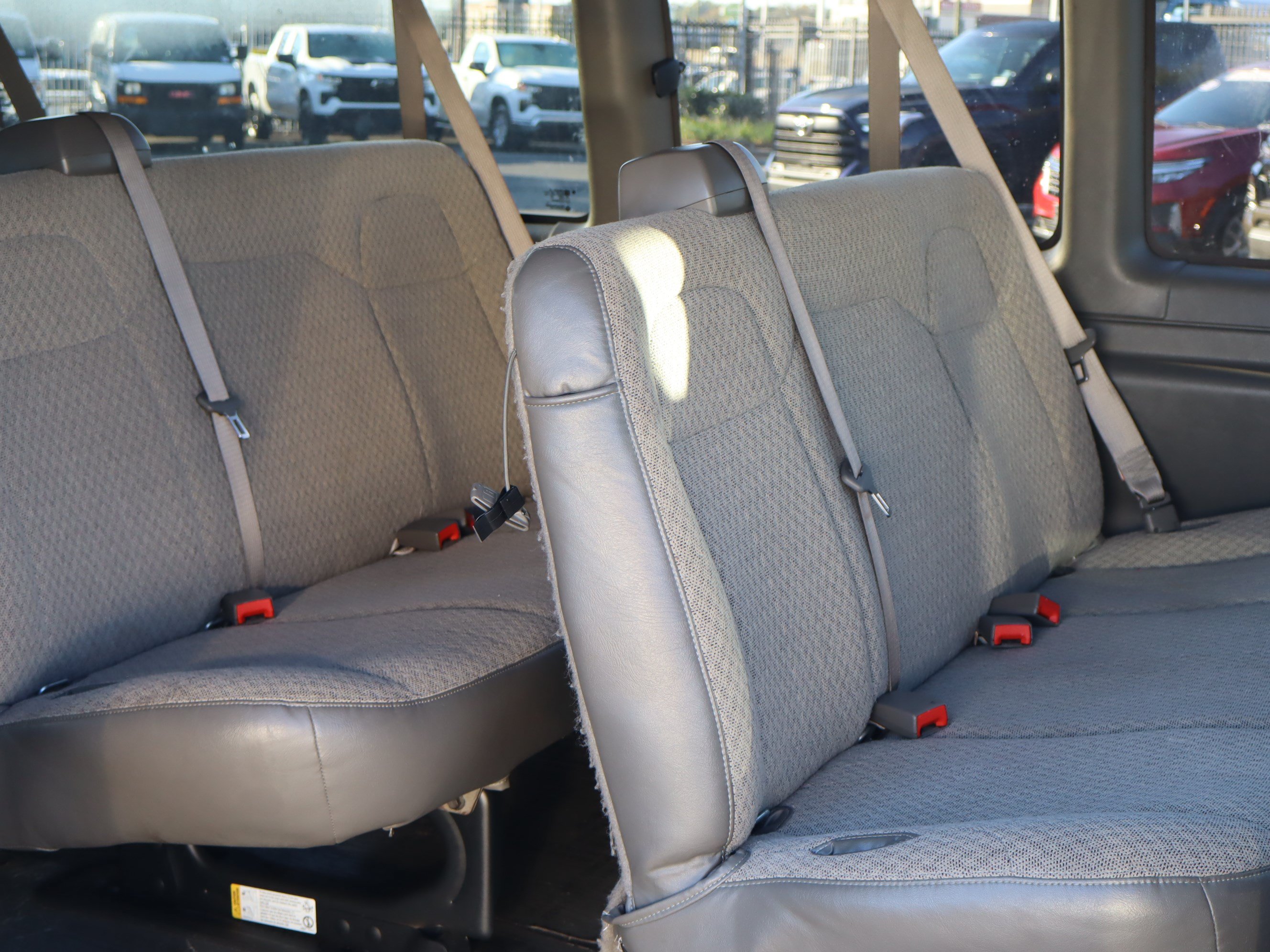 Used 2025 Chevrolet Express 3500 LT w/ LT Preferred Equipment Group RWD image 29