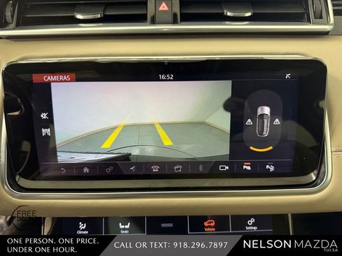Used 2018 Land Rover Range Rover Velar R-Dynamic HSE AWD/4WD image 29