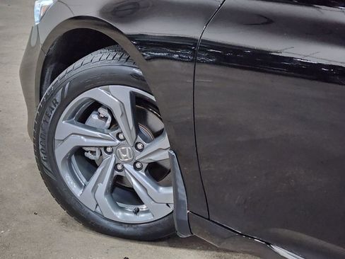 Used 2018 Honda Accord EX image 23