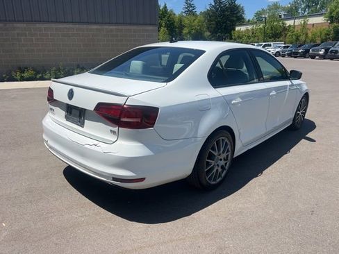 Used 2016 Volkswagen Jetta Sport FWD image 5