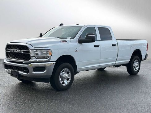 Used 2024 RAM 2500 Tradesman w/ Chrome Appearance Group image 7