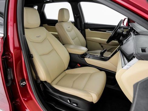 Used 2019 Cadillac XT5 FWD image 31