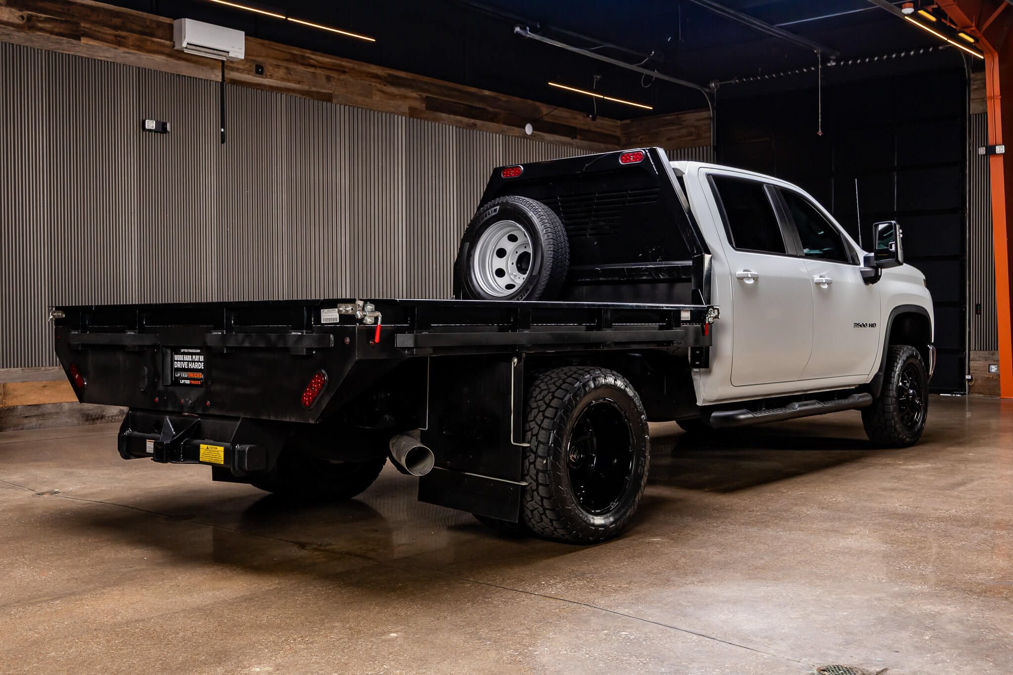 Used 2025 Chevrolet Silverado 3500 LT w/ Convenience Package AWD/4WD image 10