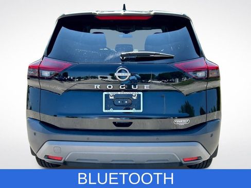 Used 2023 Nissan Rogue S image 5