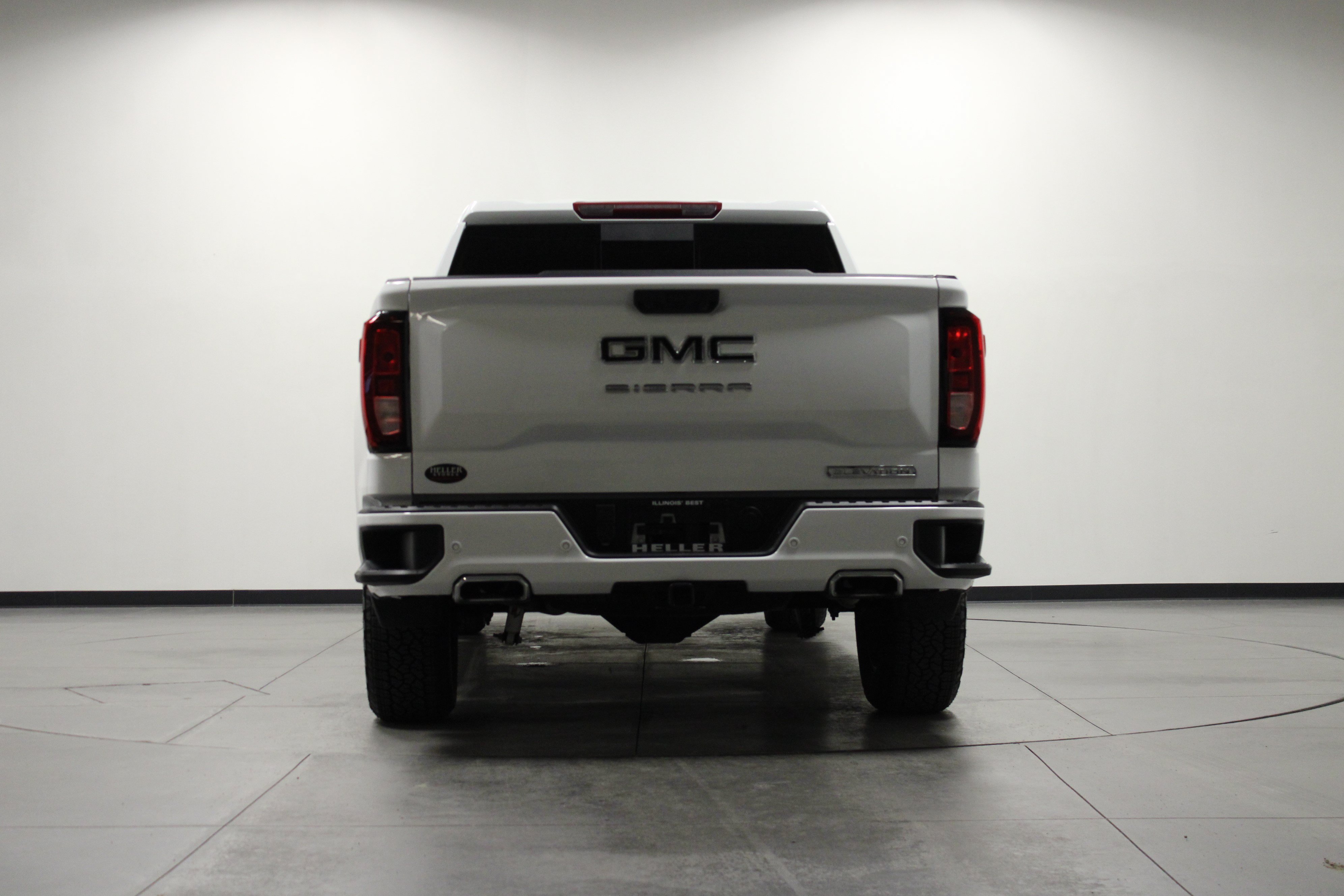 Used 2026 GMC Sierra 1500 Elevation w/ Elevation Premium Package AWD/4WD image 5