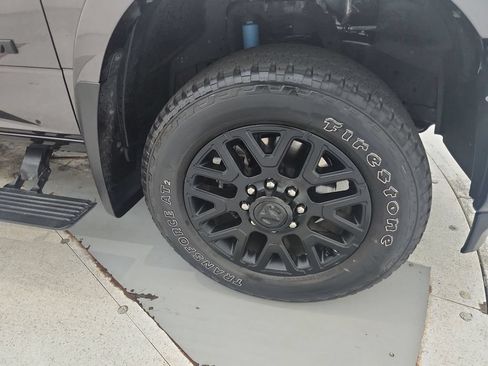 Used 2025 RAM 2500 Limited AWD/4WD image 39