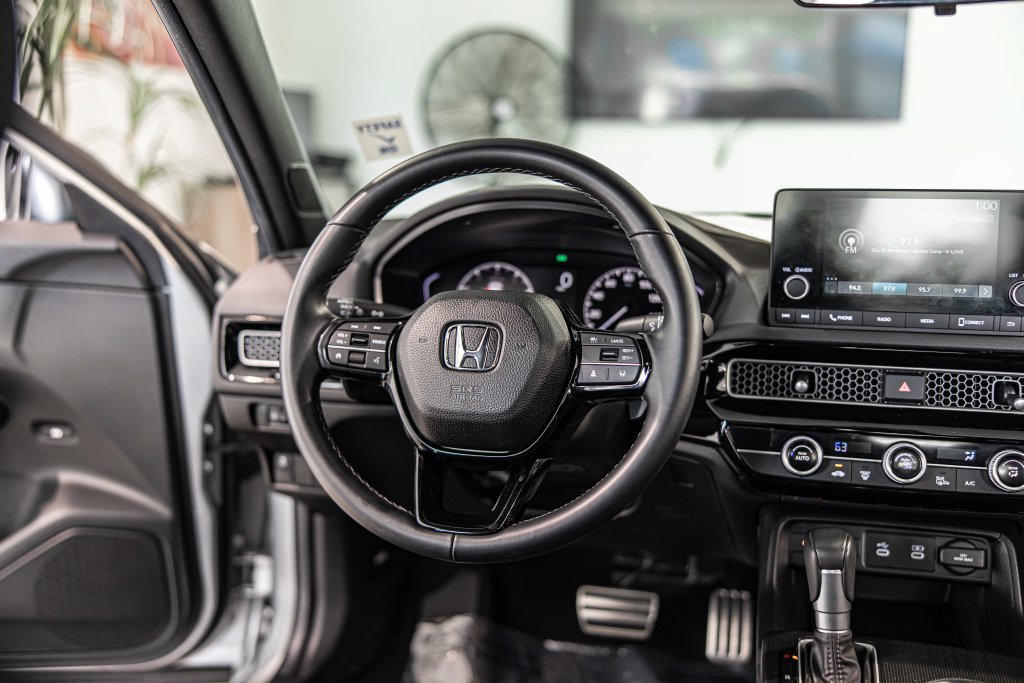 Used 2025 Honda Civic Sport image 33