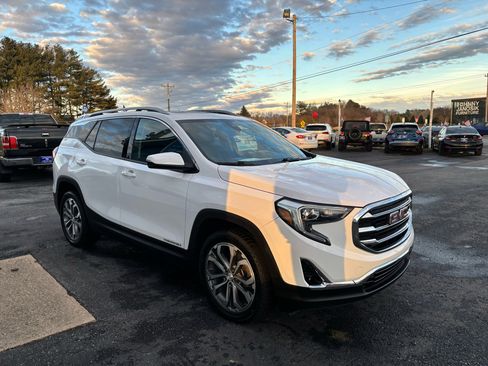 Used 2020 GMC Terrain SLT w/ Preferred Package image 4