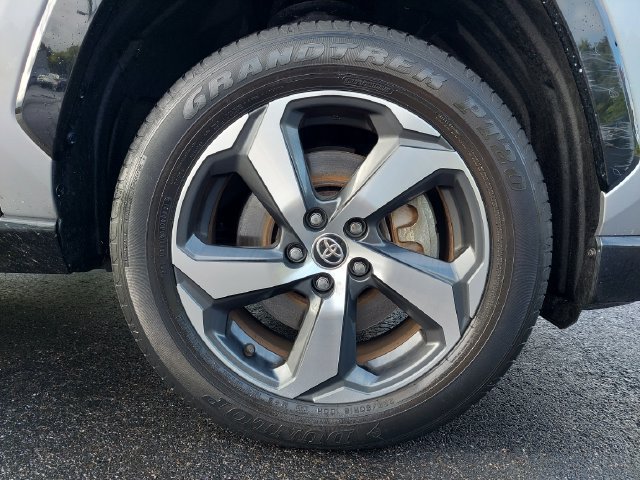 Used 2021 Toyota RAV4 SE w/ Weather & Moonroof Package AWD/4WD image 36