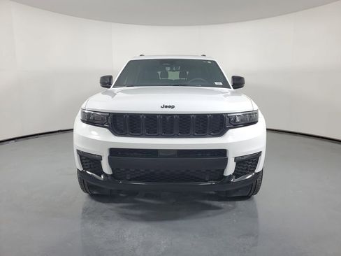 Used 2025 Jeep Grand Cherokee L Limited w/ Luxury Tech Group II image 2