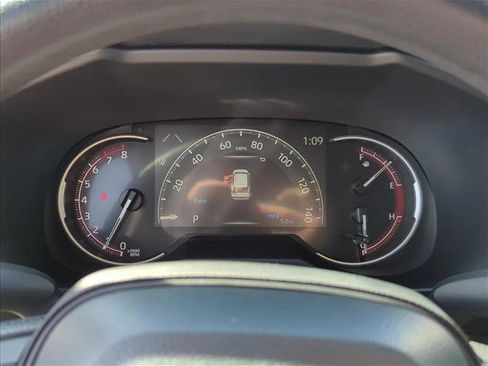 Used 2025 Toyota RAV4 LE FWD image 17