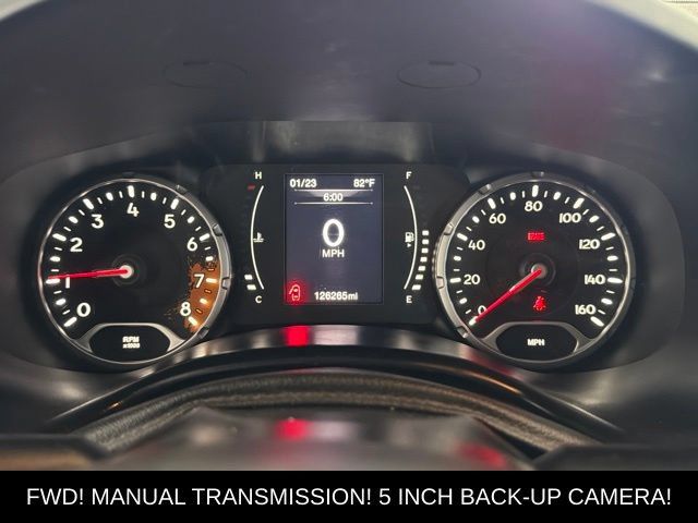 Used 2016 Jeep Renegade Latitude FWD image 17
