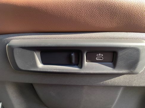 Used 2019 BMW X5 xDrive40i w/ Executive Package image 24