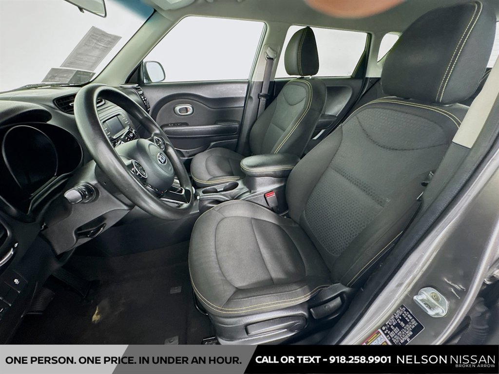 Used 2016 Kia Soul + FWD image 19
