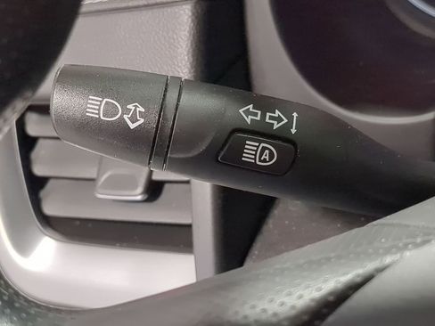 Used 2023 GMC Terrain SLE w/ Driver Convenience Package image 26