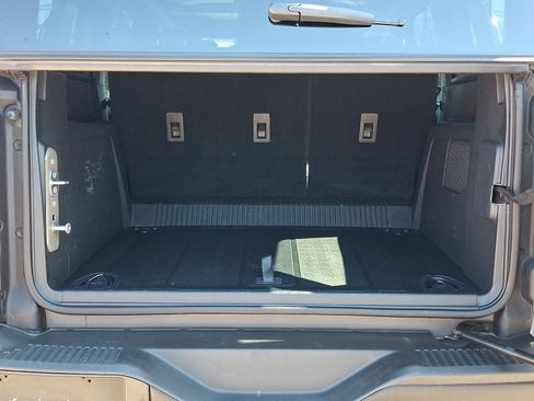 Used 2025 Ford Bronco Badlands image 28