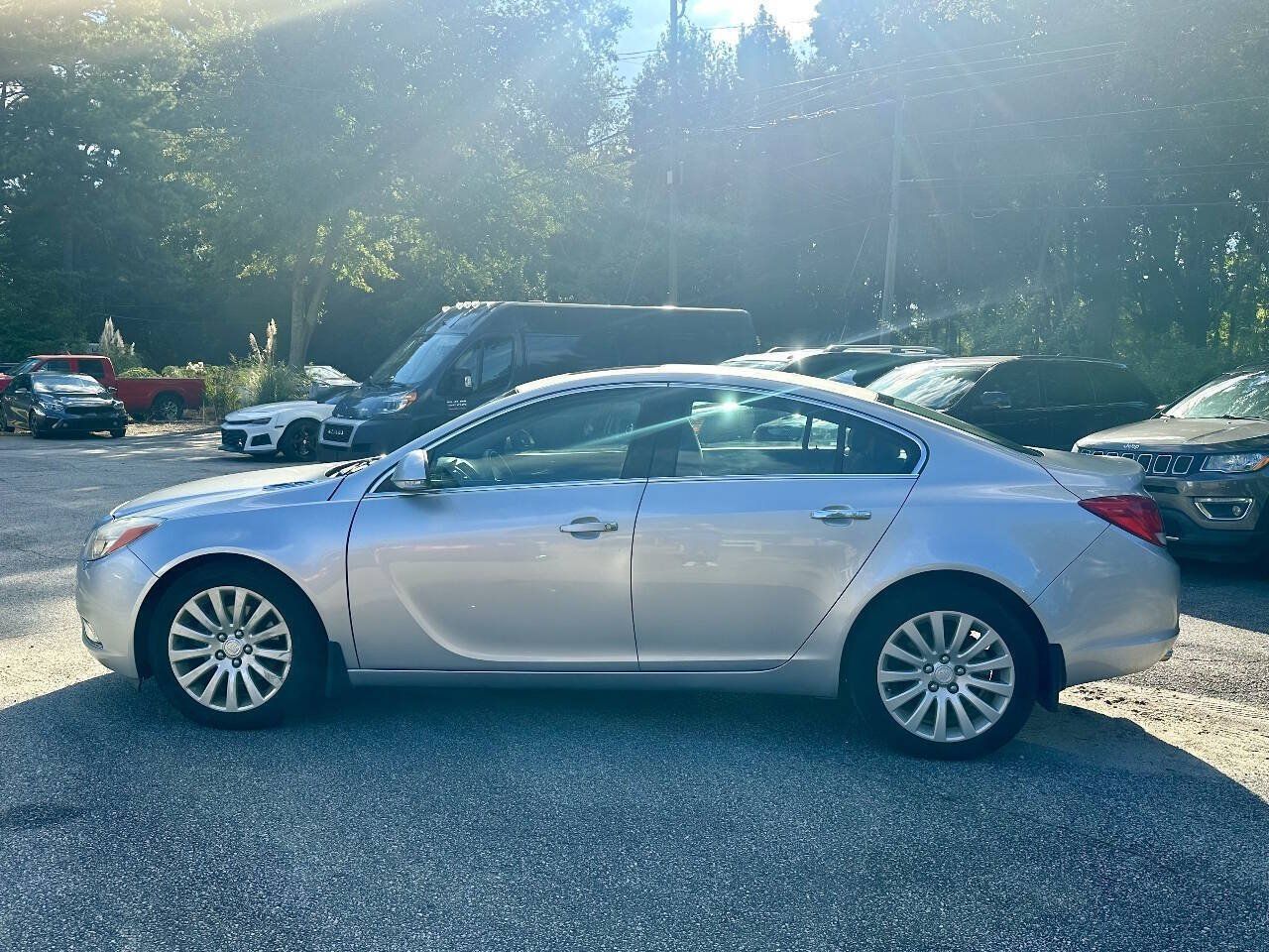 Used 2013 Buick Regal Premium FWD image 4