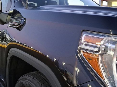 Used 2022 GMC Sierra 1500 Elevation image 11