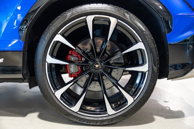 Used 2023 Lamborghini Urus S AWD/4WD image 40