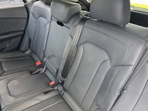 Used 2020 Audi Q8 Prestige w/ Prestige Package image 15