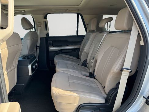 Used 2024 Ford Expedition Limited image 15