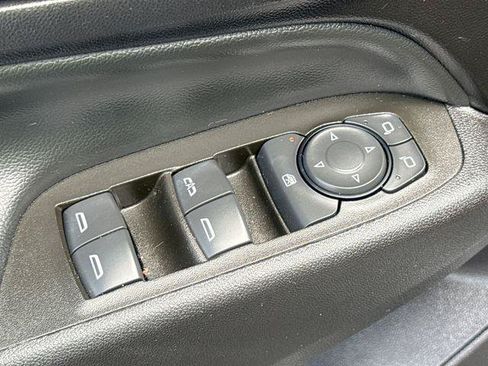 Used 2024 Chevrolet Equinox LT FWD image 15