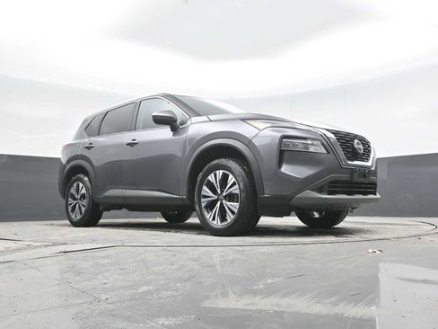 Used 2023 Nissan Rogue SV image 44