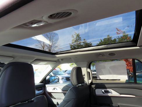 New 2026 Ford Explorer Active w/ Active Comfort Package image 15