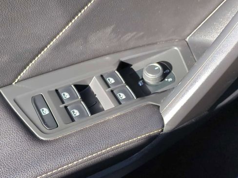 Used 2024 Volkswagen Tiguan SE image 22