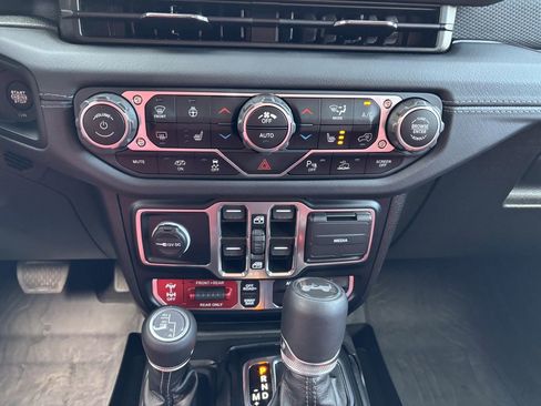 Used 2024 Jeep Wrangler Unlimited Rubicon 392 AWD/4WD image 18