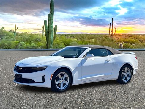 Used 2023 Chevrolet Camaro LT image 9