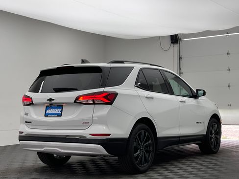 Used 2023 Chevrolet Equinox RS w/ LPO, Floor Liner Package FWD image 7