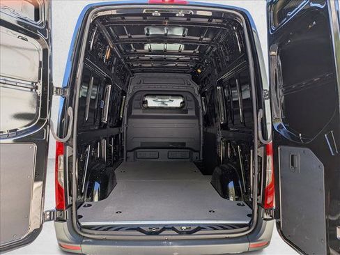 Used 2024 Mercedes-Benz Sprinter 2500 image 6