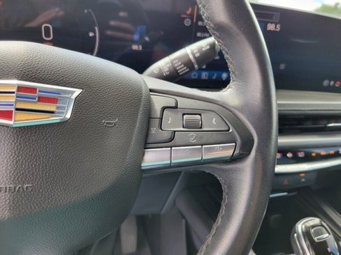 Used 2024 Cadillac XT4 Premium Luxury image 13