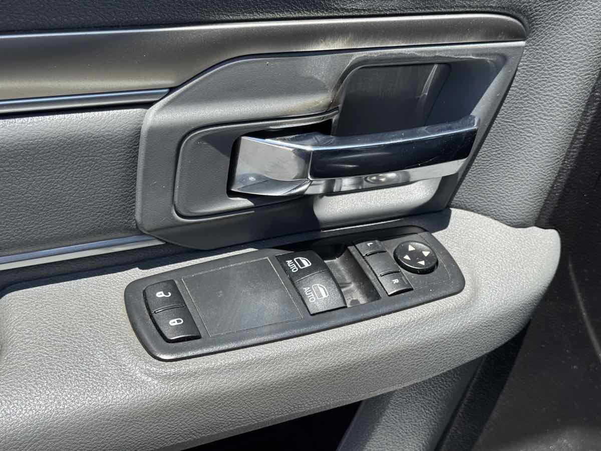 Used 2018 RAM 1500 Express RWD image 19