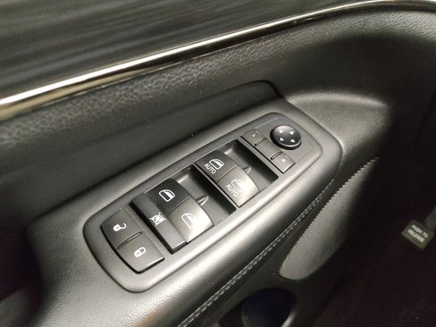 Used 2020 Jeep Grand Cherokee Limited X image 27