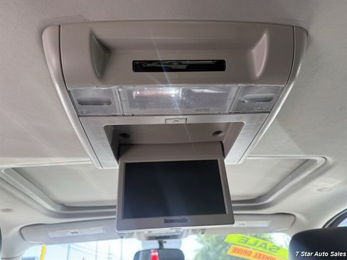 Used 2013 Cadillac Escalade Premium AWD/4WD image 19
