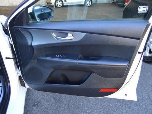 Used 2021 Kia Forte LXS image 28