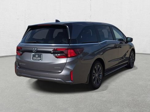 Used 2025 Honda Odyssey Touring image 5